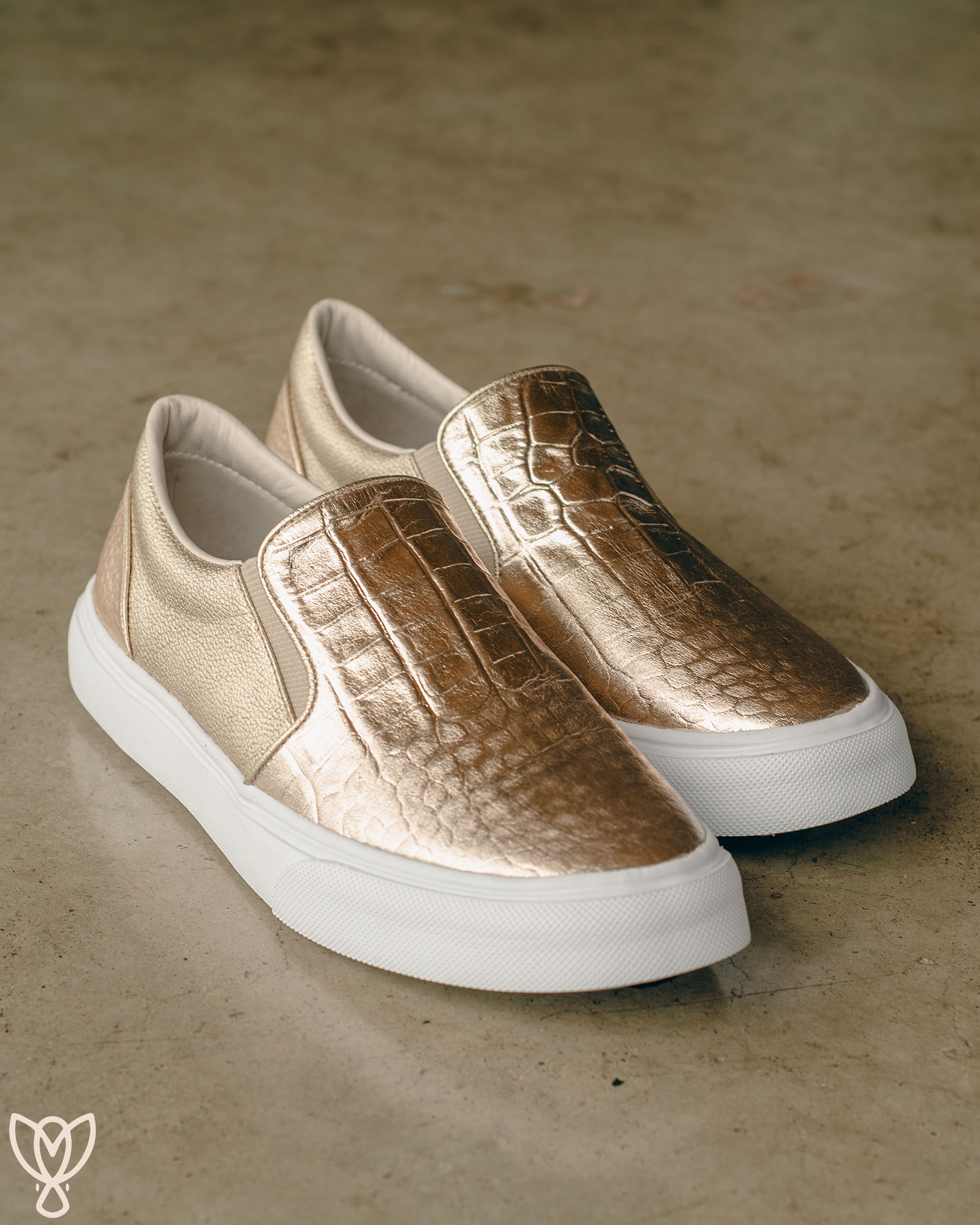 Tenis-Sneakers-Slip-On-en-cuero-vans-dorado-sneakers-azuleja-cali-bogota-medellin-colombia2