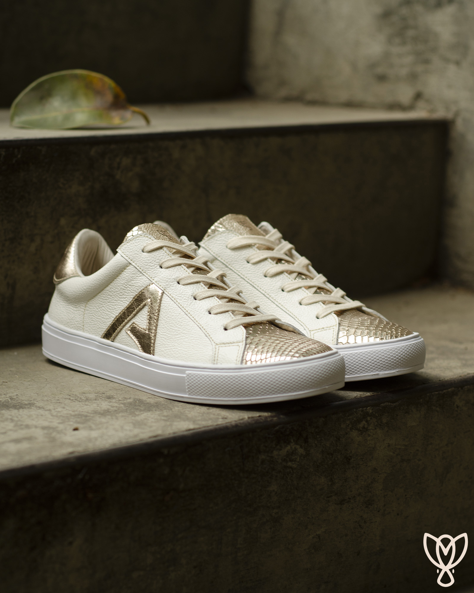 tenis-sneakers-iconic-beige-dorado-casuales-cuero-dama-bogota-cali-medellin-colombia6.jpg